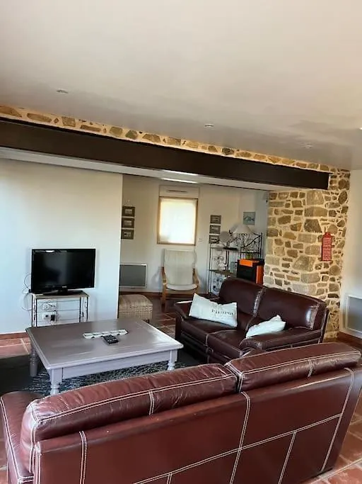 Holiday home Gite De L'Issue Ploubazlanec